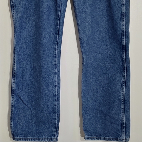 Wrangler Classic Blue Denim Jeans - Picture 2 of 4
